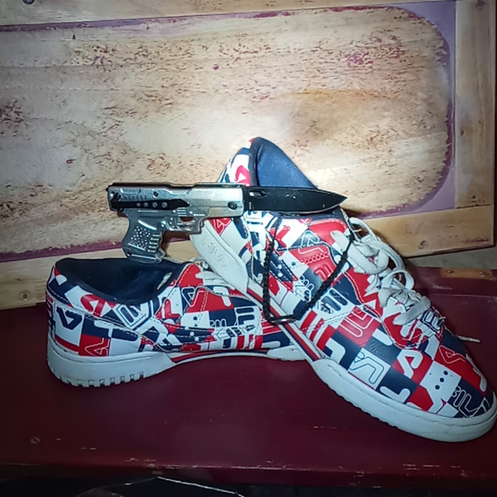 Fila tennis shoes